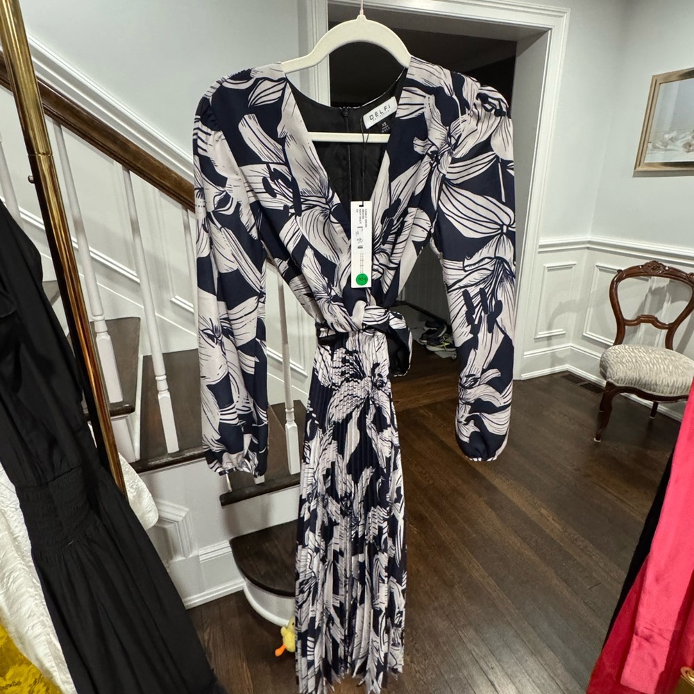 Delfi Collective Camille Dress in Navy Floral